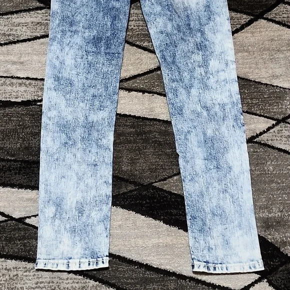 MISS ME EMBROIDERED FAUX-FLAP RHINESTONES ACID-WASH SIGNATURE SKINNY DEN… - Picture 11 of 15